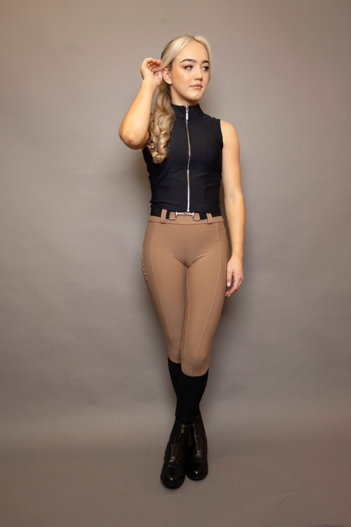 Sleeveless Silhouette Base Layer